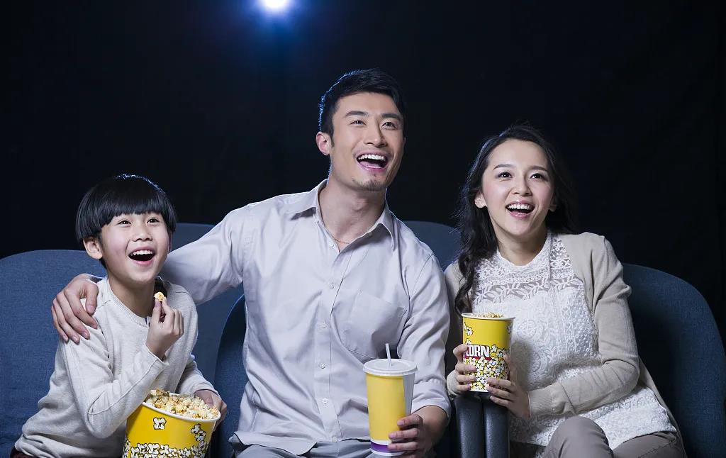 中国铁建·嬴兴园丨《人潮汹涌》圈层观影会，邀您“互换人生”！(图4)