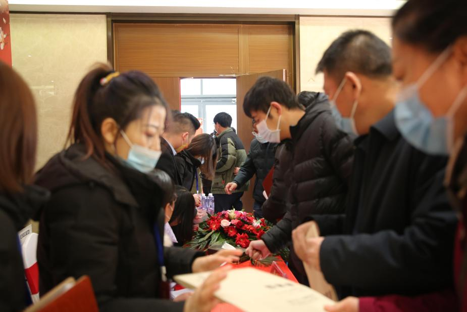 喜报 | 锦绣德宝首开大捷，2小时劲销1亿，引燃钢城抢房盛况！(图8)