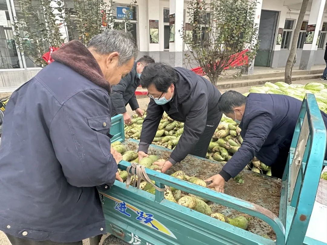 公益助农 心系业主 | 兴宇集团尽显本土房企担当(图2)