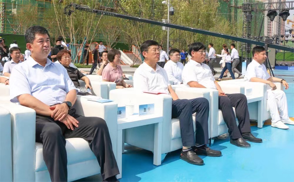 龙玺台·生活美学馆开馆暨莱芜区新时代文明实践站—青少年活动中心挂牌、莱芜书房开馆仪式举行(图3)