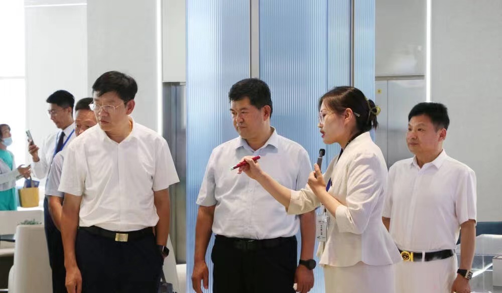 龙玺台·生活美学馆开馆暨莱芜区新时代文明实践站—青少年活动中心挂牌、莱芜书房开馆仪式举行(图18)